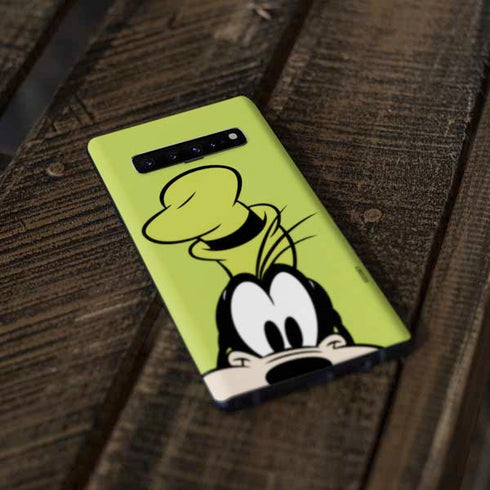 Disney Friends Goofy Up Close Galaxy S10 Plus Skin