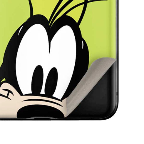 Disney Friends Goofy Up Close Galaxy Z Flip Skin