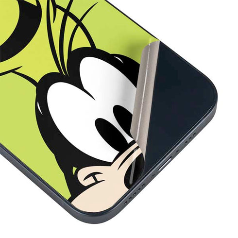 Disney Friends Goofy Up Close iPhone 15 Plus Skin