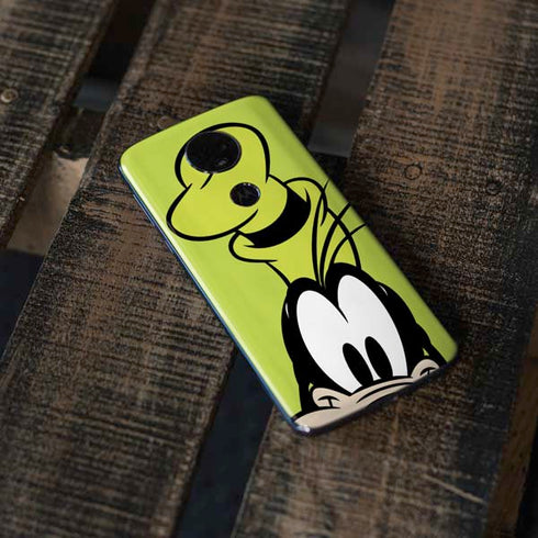 Disney Friends Goofy Up Close Moto E5 Plus Skin