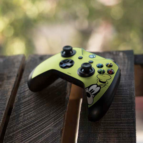 Disney Friends Goofy Up Close Xbox One S Controller Skin