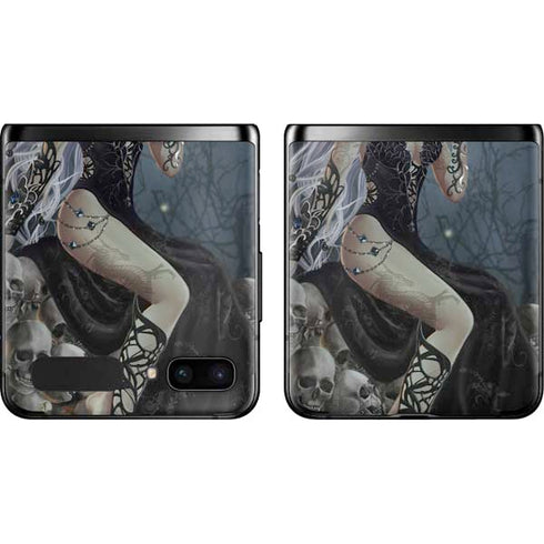 Gothic Queen with Silver Dragon by Nene Thomas Galaxy Z Flip Skin