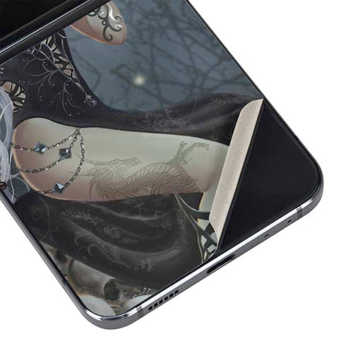 Gothic Queen with Silver Dragon by Nene Thomas Galaxy Z Flip5 5G Skin