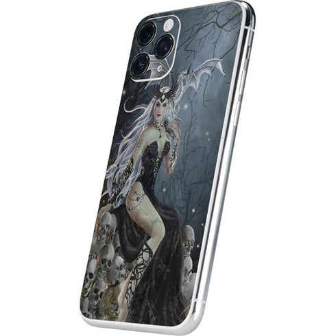 Gothic Queen with Silver Dragon by Nene Thomas iPhone 11 Pro Skin