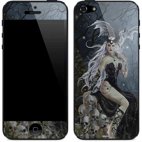 Gothic Queen with Silver Dragon by Nene Thomas iPhone 5/5s/5SE Skin