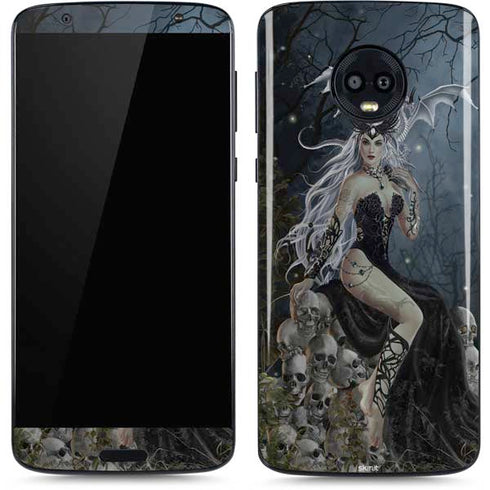 Gothic Queen with Silver Dragon by Nene Thomas Moto G6 Skin