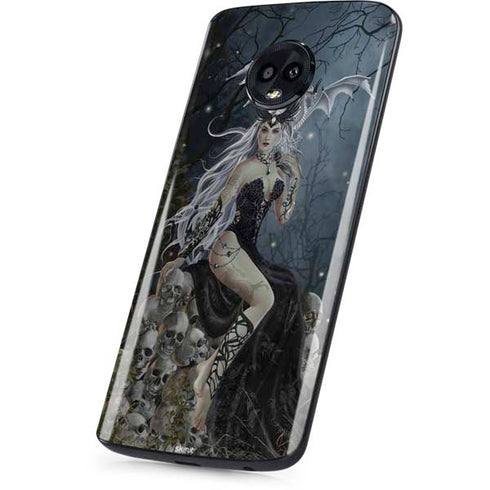 Gothic Queen with Silver Dragon by Nene Thomas Moto G6 Skin