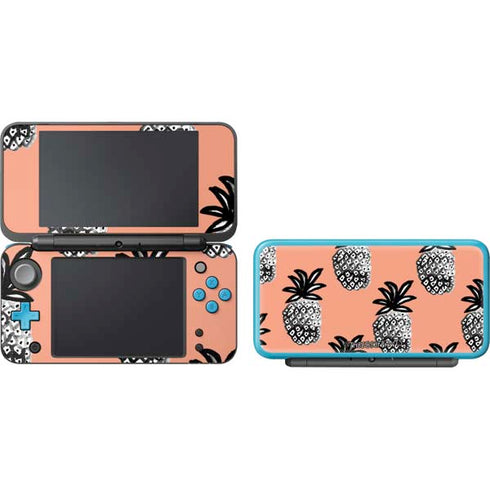 Bouffants and Broken Hearts Gray Scale Pineapple Nintendo 2DS XL (2017) Skin