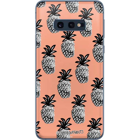 Bouffants and Broken Hearts Gray Scale Pineapple Galaxy S10e Skin