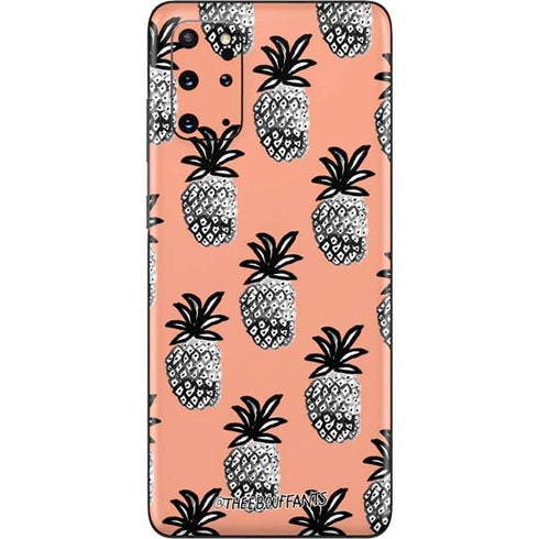 Bouffants and Broken Hearts Gray Scale Pineapple Galaxy S20 Plus Skin