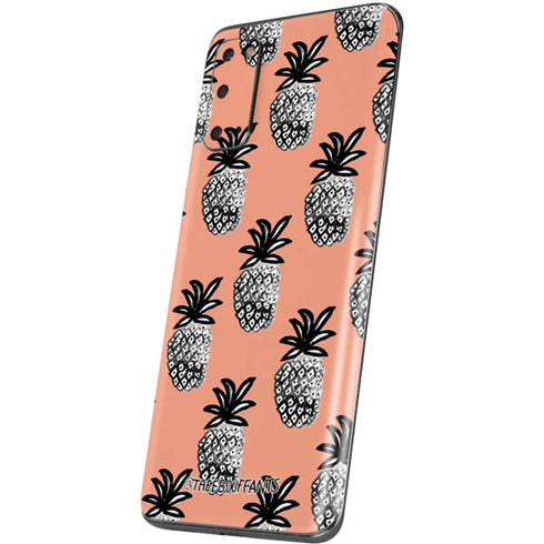 Bouffants and Broken Hearts Gray Scale Pineapple Galaxy S20 Skin