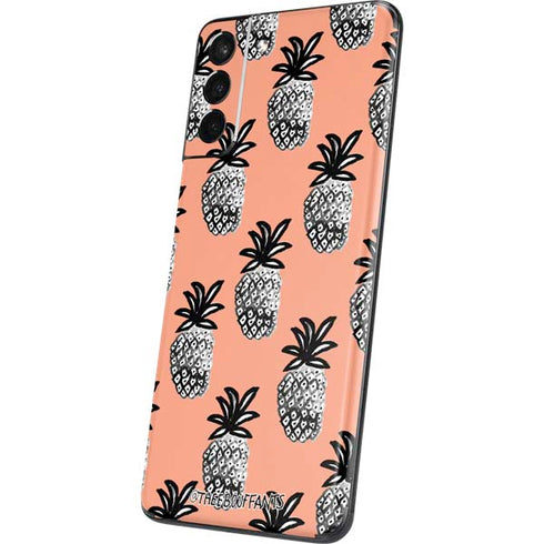 Bouffants and Broken Hearts Gray Scale Pineapple Galaxy S21 5G Skin