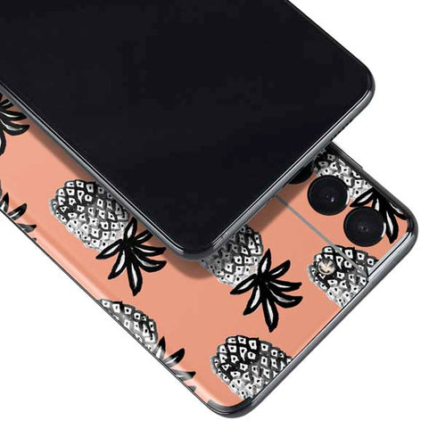Bouffants and Broken Hearts Gray Scale Pineapple Galaxy S21 5G Skin
