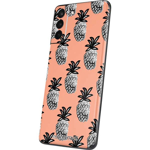 Bouffants and Broken Hearts Gray Scale Pineapple Galaxy S21 Plus 5G Skin