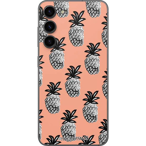 Bouffants and Broken Hearts Gray Scale Pineapple Galaxy S23 Plus Skin