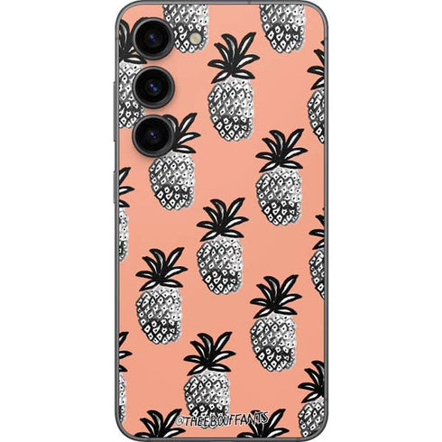 Bouffants and Broken Hearts Gray Scale Pineapple Galaxy S23 Skin