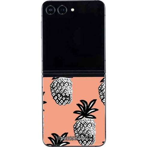 Bouffants and Broken Hearts Gray Scale Pineapple Galaxy Z Flip5 5G Skin