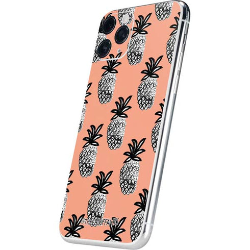 Bouffants and Broken Hearts Gray Scale Pineapple iPhone 11 Pro Skin