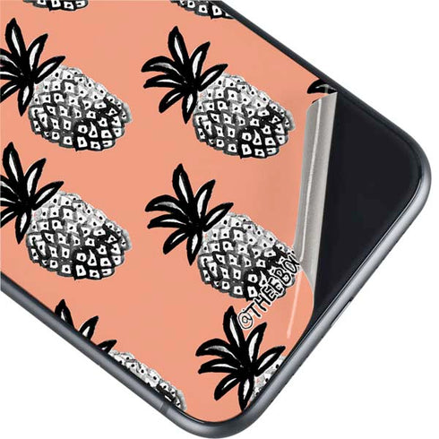 Bouffants and Broken Hearts Gray Scale Pineapple iPhone 11 Skin
