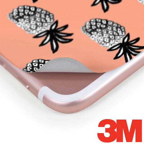 Bouffants and Broken Hearts Gray Scale Pineapple iPhone 8 Plus Skin