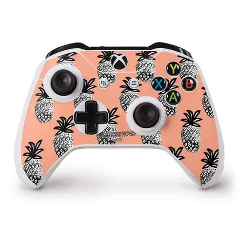 Bouffants and Broken Hearts Gray Scale Pineapple Xbox One S Controller Skin