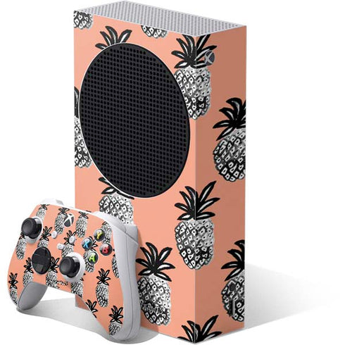 Bouffants and Broken Hearts Gray Scale Pineapple Xbox Series S Skins