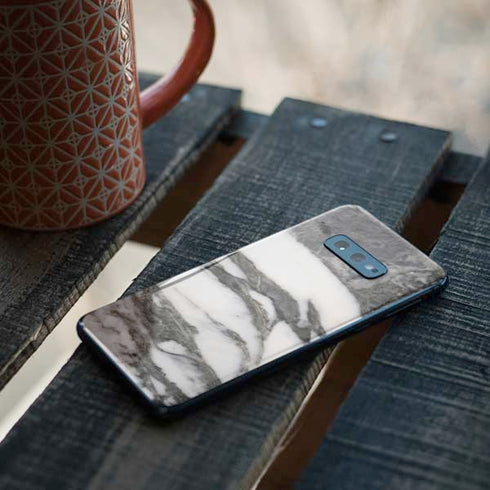 Grey Marbling Galaxy S10e Skin