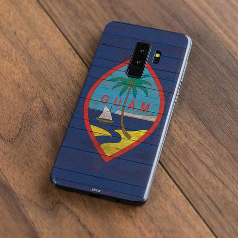 Guam Flag Dark Wood Galaxy S9 Plus Skin