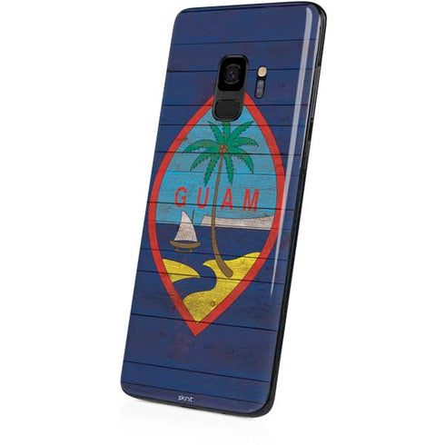 Guam Flag Dark Wood Galaxy S9 Skin