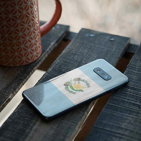 Guatemala Flag Distressed Galaxy S10e Skin