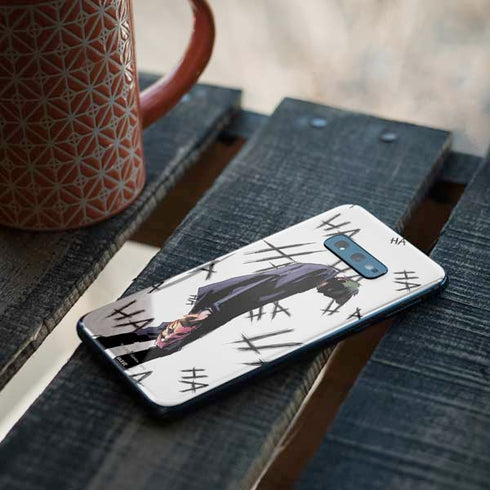 DC Comics The Joker HAHAHA Walking Galaxy S10e Skin