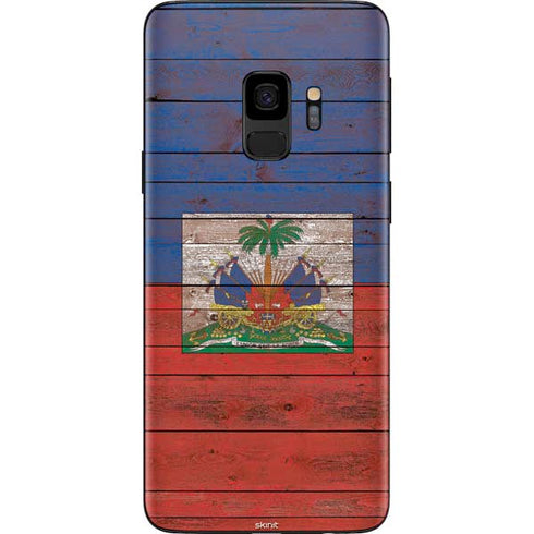 Haiti Flag Dark Wood Galaxy S9 Skin