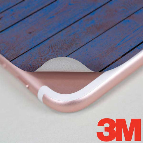 Haiti Flag Dark Wood iPhone 7 Skin