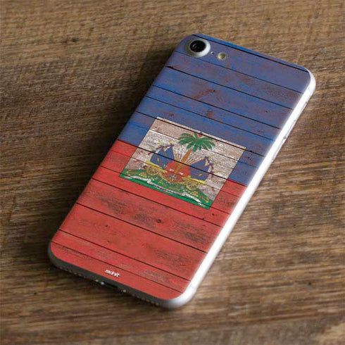 Haiti Flag Dark Wood iPhone 7 Skin