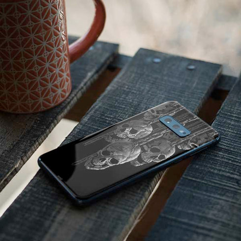 Liquid Blue Hanging Out Galaxy S10e Skin