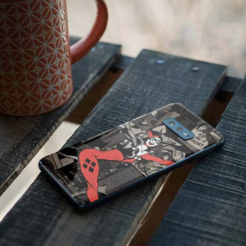 DC Comics Harley Quinn Vintage Action pose pattern Galaxy S10e Skin