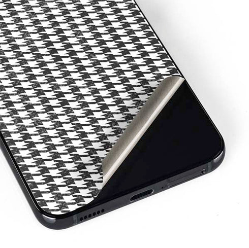 Houndstooth Black/White Galaxy S22 Plus Skin