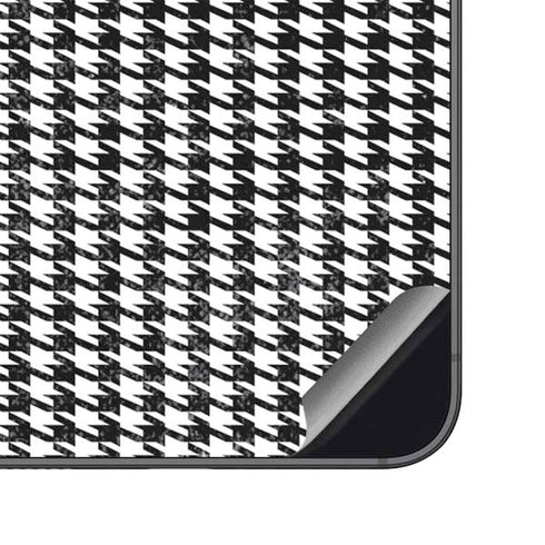 Houndstooth Black/White Galaxy S23 FE Skin