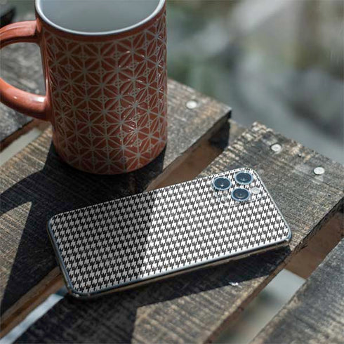 Houndstooth Black/White iPhone 11 Pro Skin