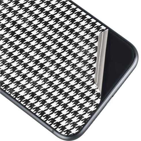 Houndstooth Black/White iPhone 11 Skin