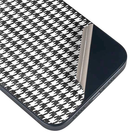 Houndstooth Black/White iPhone 15 Plus Skin