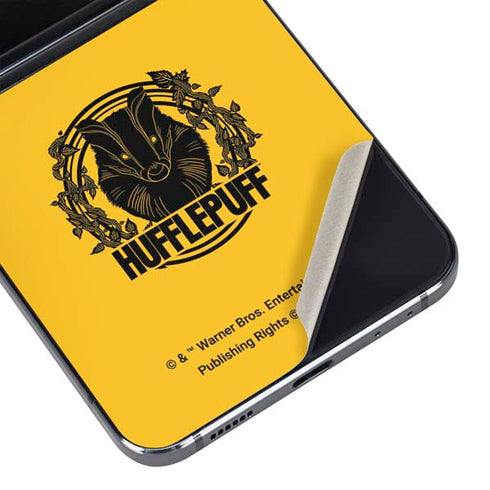 Wizarding Worlds Harry Potter Hufflepuff Illustration Galaxy Z Flip5 5G Skin