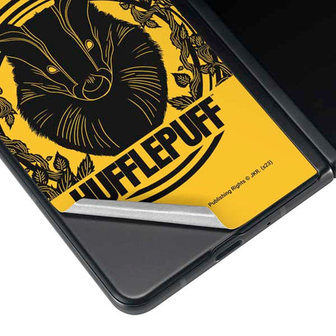 Wizarding Worlds Harry Potter Hufflepuff Illustration Galaxy Z Fold4 5G Skin