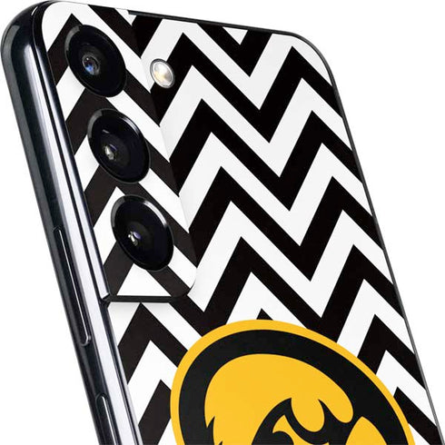 University of Iowa Hawkeyes Chevron Print Galaxy S22 Plus Skin