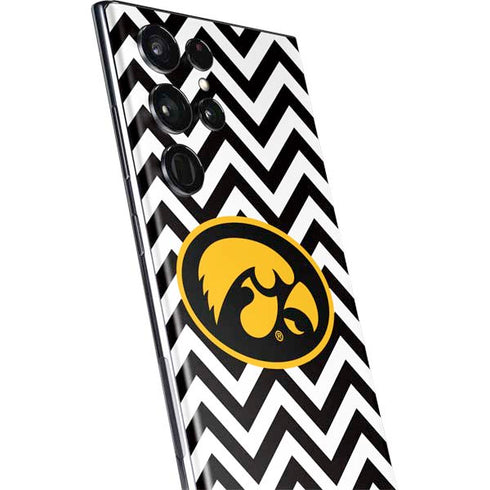 University of Iowa Hawkeyes Chevron Print Galaxy S22 Ultra Skin