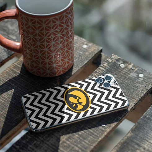 University of Iowa Hawkeyes Chevron Print iPhone 11 Pro Max Skin