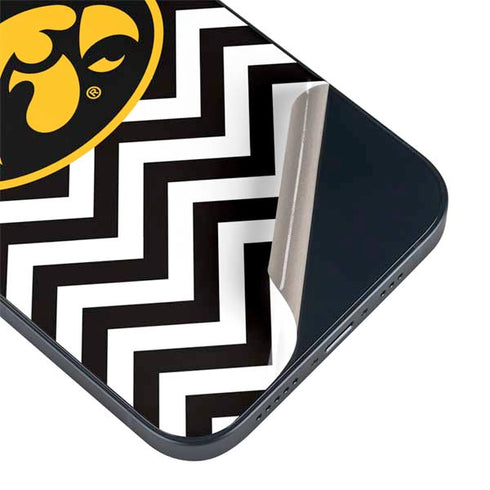 University of Iowa Hawkeyes Chevron Print iPhone 15 Plus Skin
