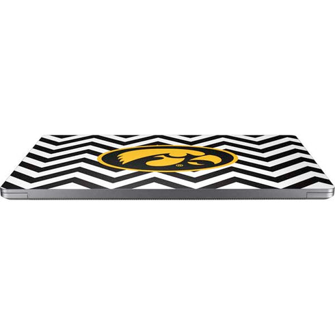University of Iowa Hawkeyes Chevron Print Universal Laptop 18in (14.6 x 10.6in) Skin