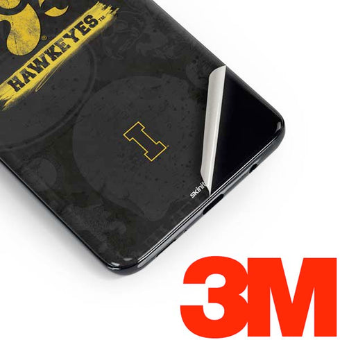 University of Iowa Hawkeyes Distressed Logo Galaxy S10e Skin