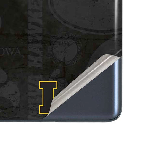 University of Iowa Hawkeyes Distressed Logo Galaxy S20 Fan Edition Skin